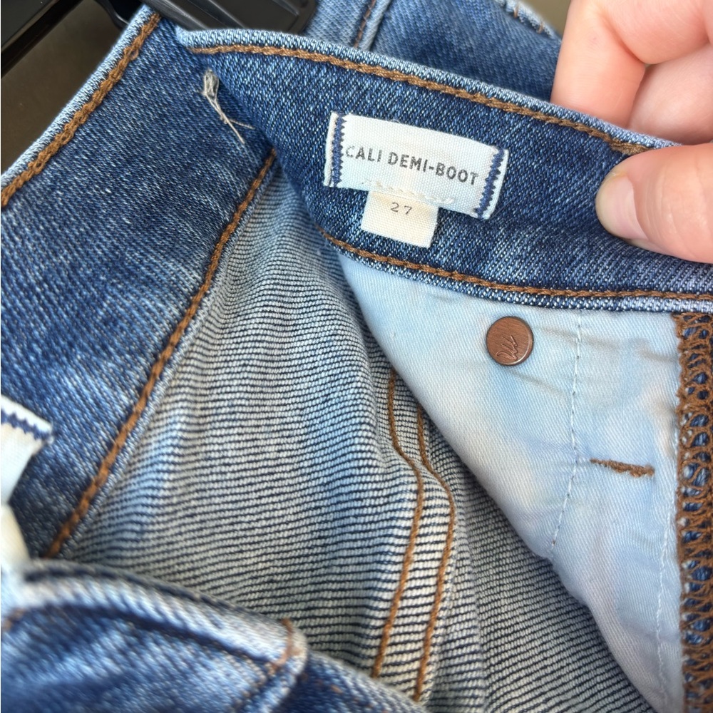 Madewell Cali Demi-Boot Jeans in Bodney Wash | 27 - Picture 11 of 11